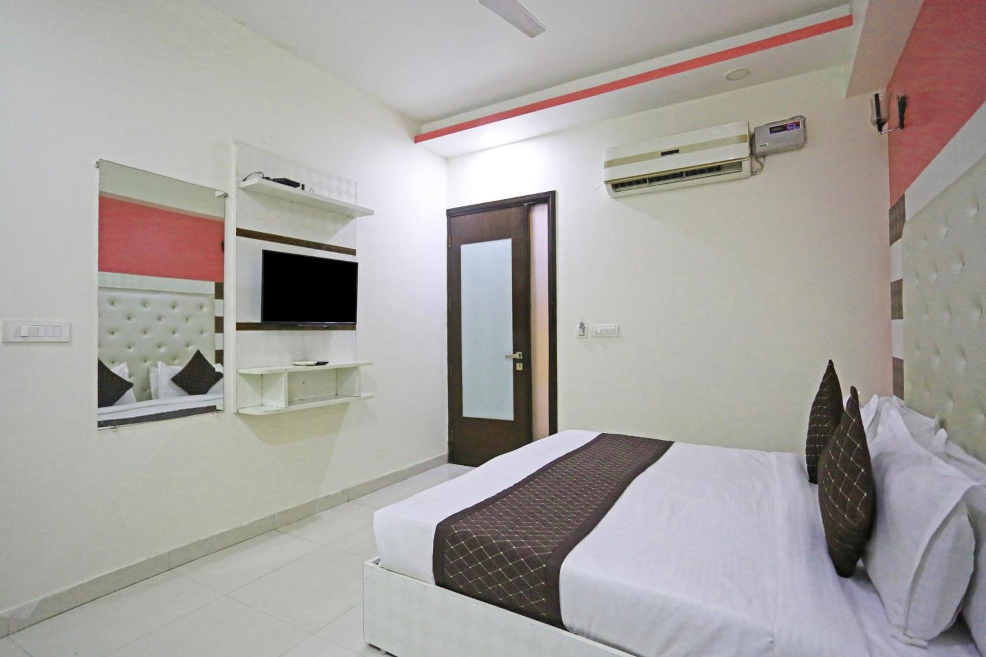 Hotel Star Inn-Near Delhi Airport New Delhi Buitenkant foto